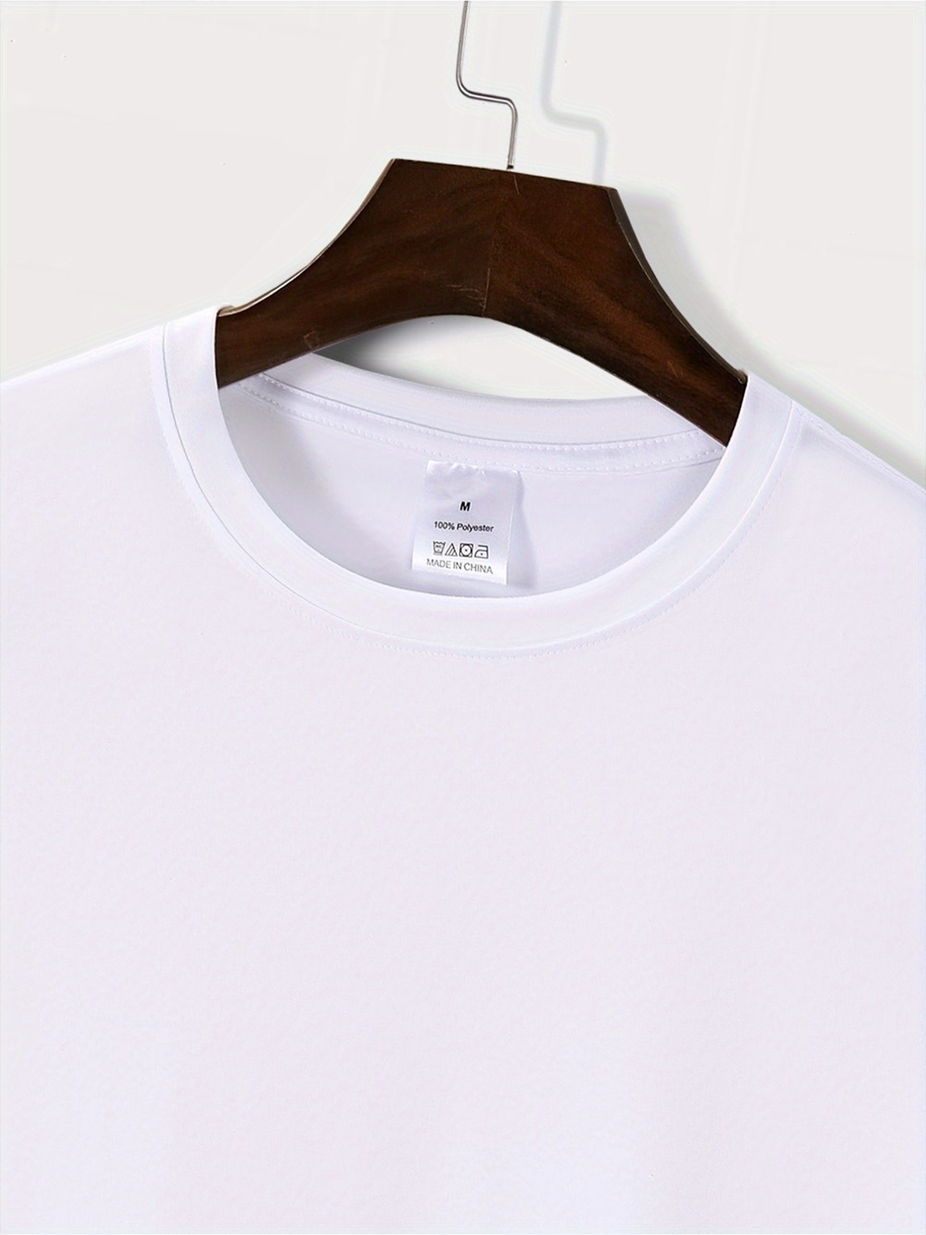 The men's short-sleeved shirt  - Summer Clothing Must Haves ulasan dan harga